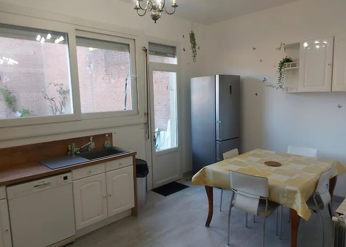 Maison Hyper Centre à 3 Minutes De Cnpe Hébergement de vacances *